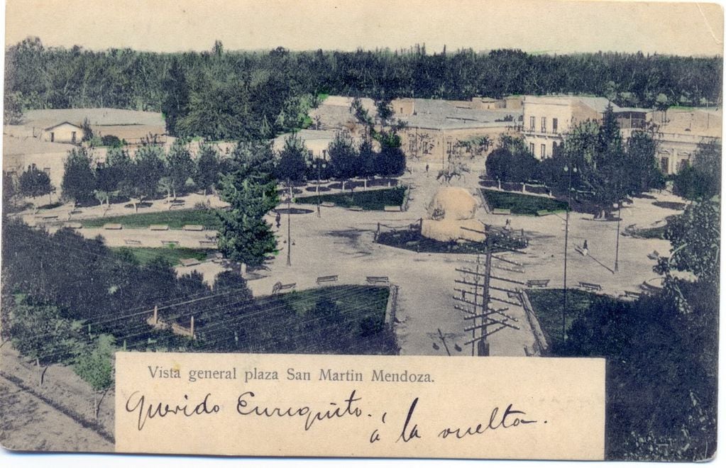 La emblemática plaza San Martín de la Ciudad de Mendoza cumple 120 años.