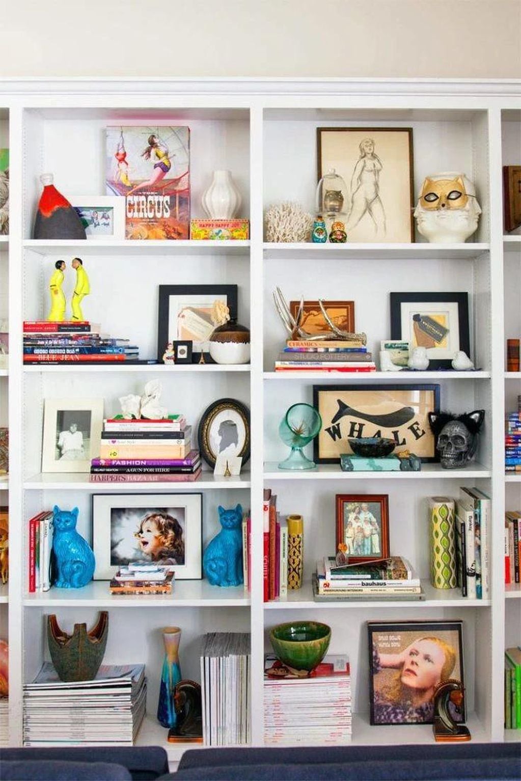 Este movimiento combina la palabra selfie con “shelf” que significa estantería para crear una forma de decorar los propios espacios de manera particular.