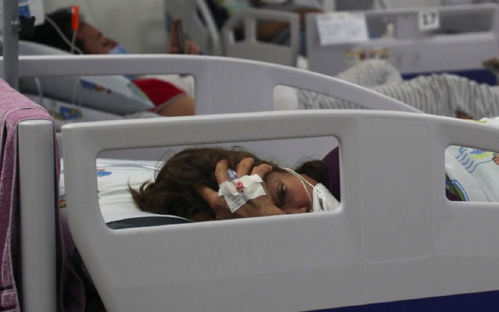 Las unidades de cuidados intensivos están ocupadas hasta en un 77%, según el Ministerio de Salud de Ecuador (AP) 