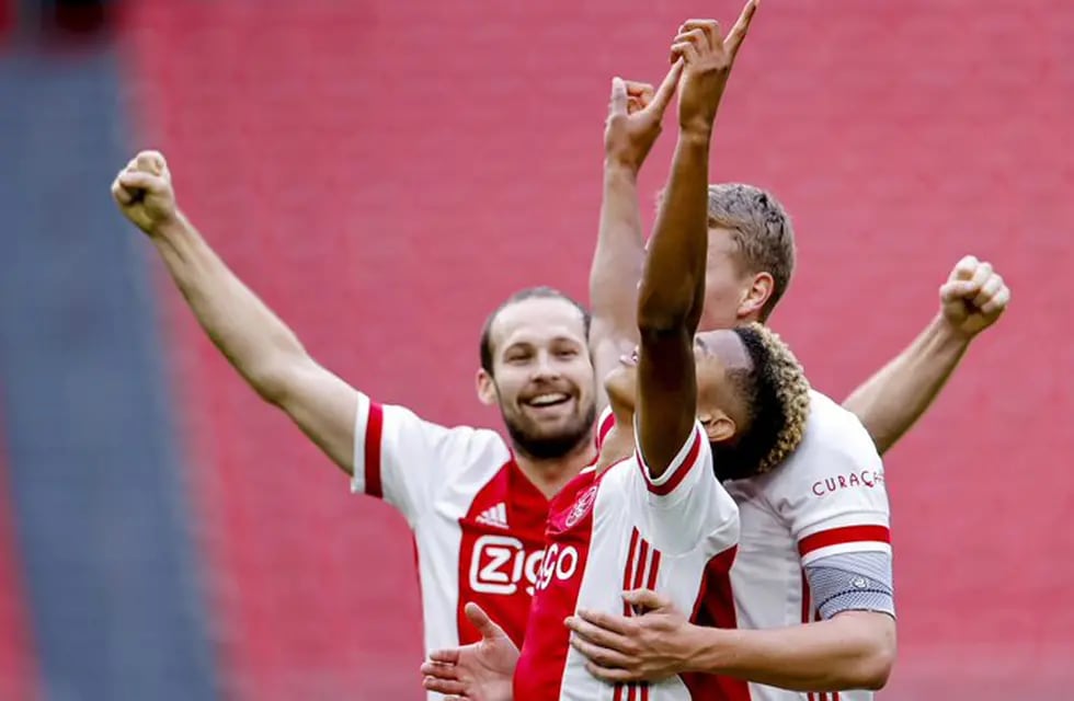 El Ajax Con Tagliafico Y Martínez Vuelve A Golear Para Seguir Como Líder En Países Bajos 