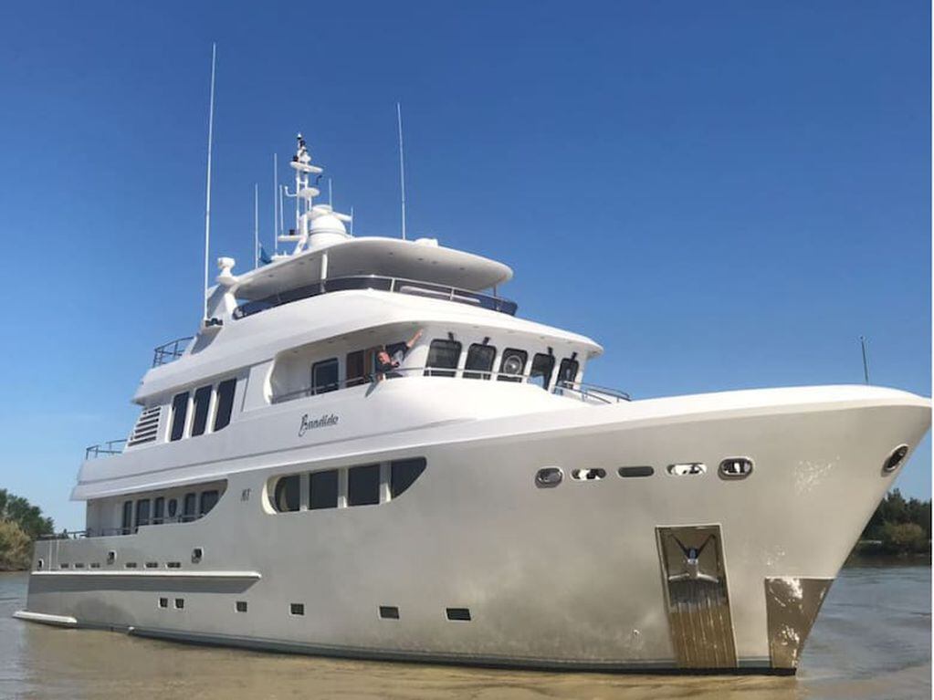 Así es "Bandido", el yate de lujo que alquiló Martín Insaurralde. (Foto: marbellaboatcharter)