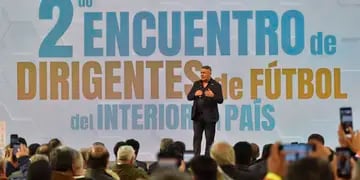 Chiqui Tapia en el 2° Encuentro de Dirigentes de Fútbol del Interior del País