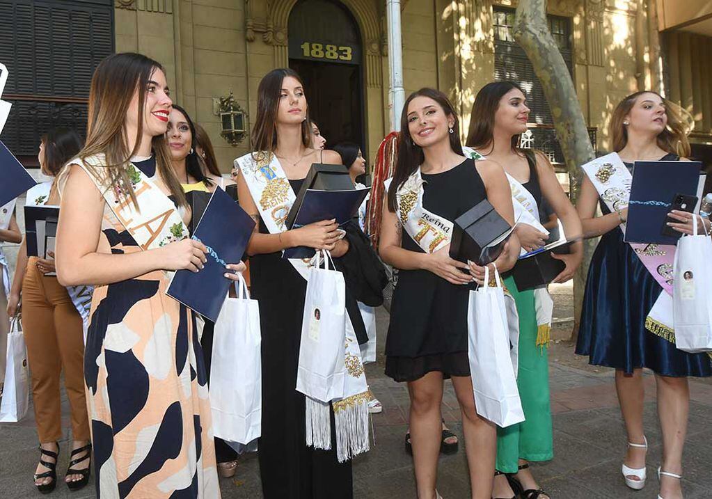 Las reinas departamentales de la Vendima 2023  visitaron Diario Los Andes 
Foto: José Gutierrez / Los Andes
