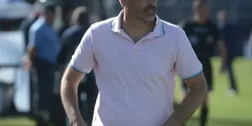 El DT Gabriel Gómez y los jugadores Gastón González y José Méndez analizaron el triunfo frente a Santamarina. 