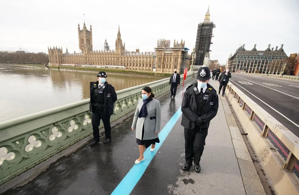 Levantan las restricciones en Inglaterra. / Foto: AP