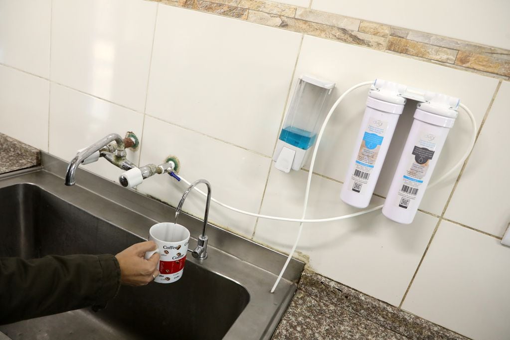 Villavicencio brinda acceso a agua segura en escuelas rurales.