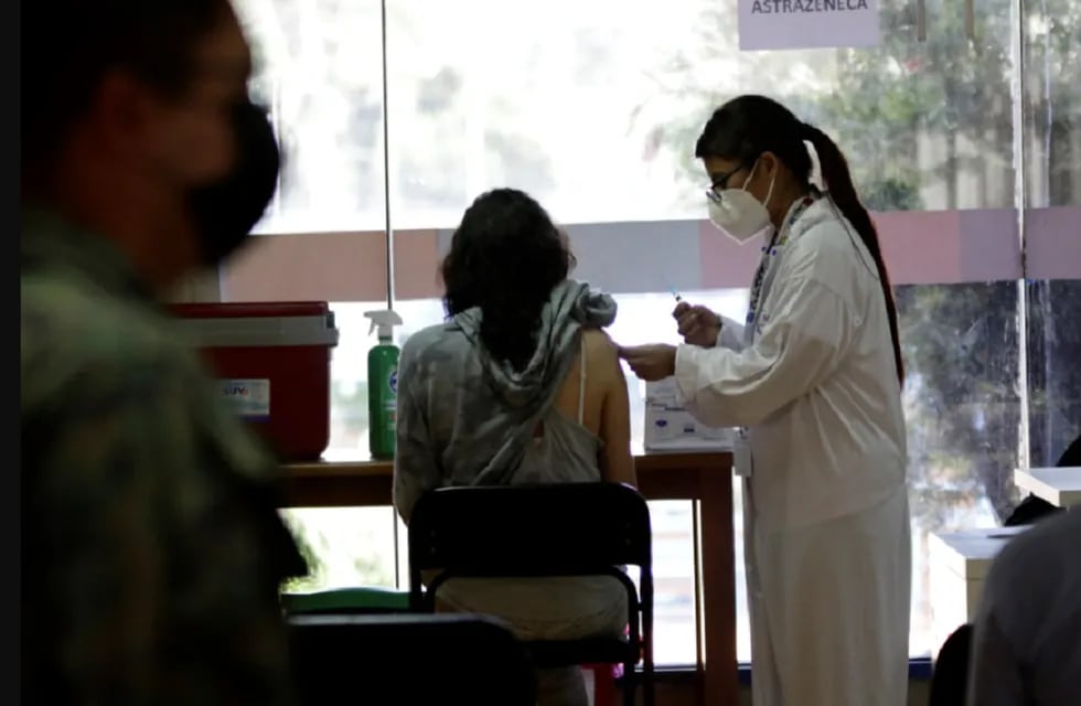 Ecuador declaró obligatoria la vacuna contra el Covid-19 (AP)