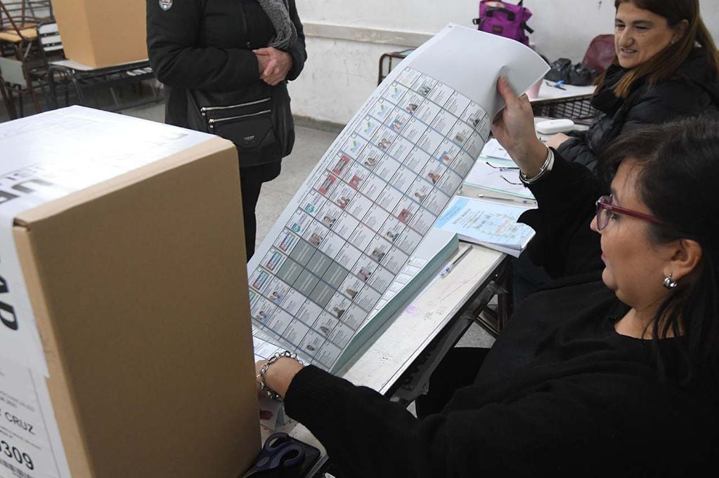Como en las elecciones provinciales PASO 2023 se utiliza boleta única. 
Foto: José Gutierrez / Los Andes