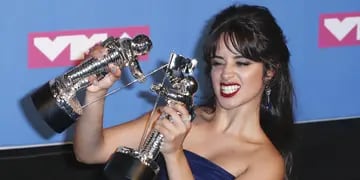 Camila Cabello se alzó con el premio más importante de la noche. La crónica del evento. 