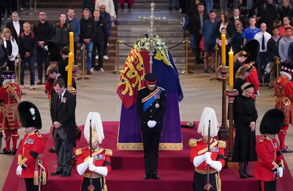La realeza británica prohibió 5 videos de los funerales de Isabel II (Reuters)