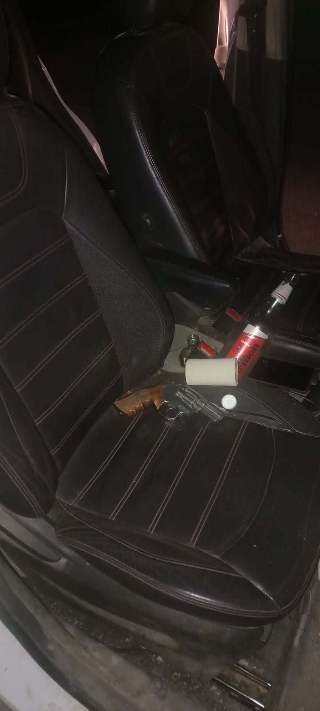 Se quedó dormido con un arma en el asiento del acompañante. Gentileza Ministerio de Seguridad