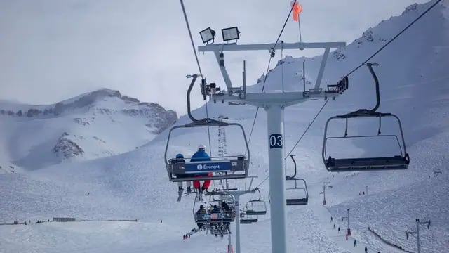 Cuánto sale comer en el centro de esquí de Las Leñas: los precios para estas vacaciones de invierno