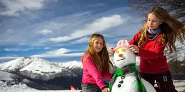 Los tres cerros, con sus modernos centros de esquí permiten a Neuquén ofrecer una opción irresistible para disfrutar la nieve. 
