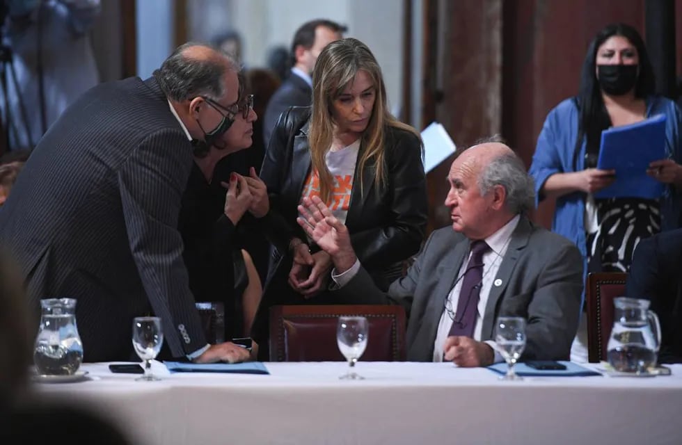 Juliana Di Tullio y Oscar Parrilli, del flamante bloque Unidad Ciudadana, alineado a Cristina Kirchner. / Foto: Comunicación Senado