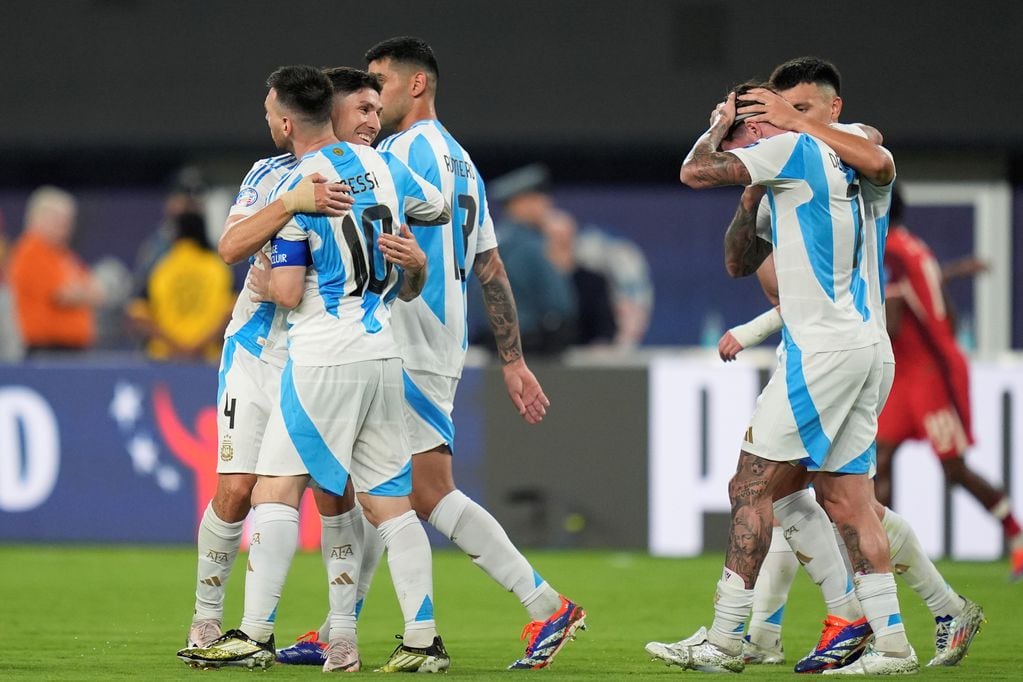 Lionel Messi convirtió su primer gol en la Copa América y la selección argentina se encamina a la final. (AP)