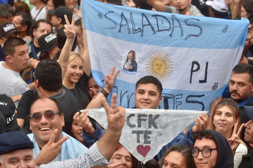 Así está ahora la Plaza de Mayo en Buenos Aires a la espera del discurso de Cristina Kirchner. / Foto: Clarín