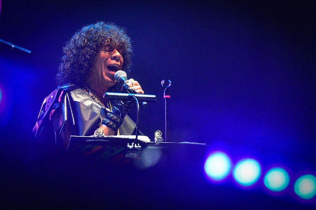 La Mona Jimenez Bum Bum en el Estadio Kempes . (José Gabriel Hernández / La Voz)