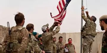 Histórico: Estados Unidos completó su salida de Afganistán y puso fin a 20 años de intervención militar