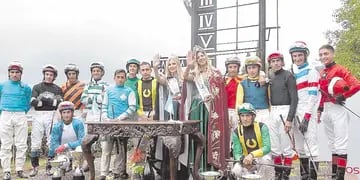 La visita de María Laura Micames, la flamante reina Nacional de la Vendimia, y el jockey Sergio Fernández, se llevaron elogios. 
