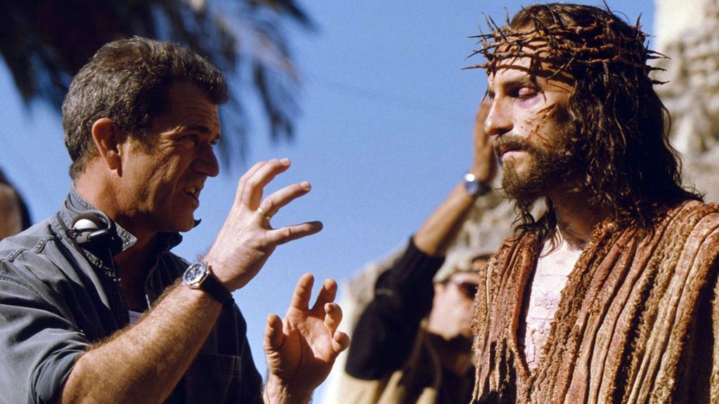 Mel Gibson y Jim Caviezel grabando "La pasión de Cristo"