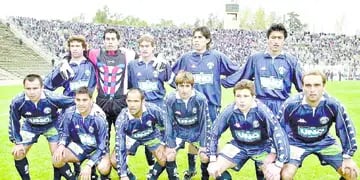 La temporada 2000-01 de Independiente tuvo pocas aristas positivas. En la última fecha debió presentarse con juveniles. 