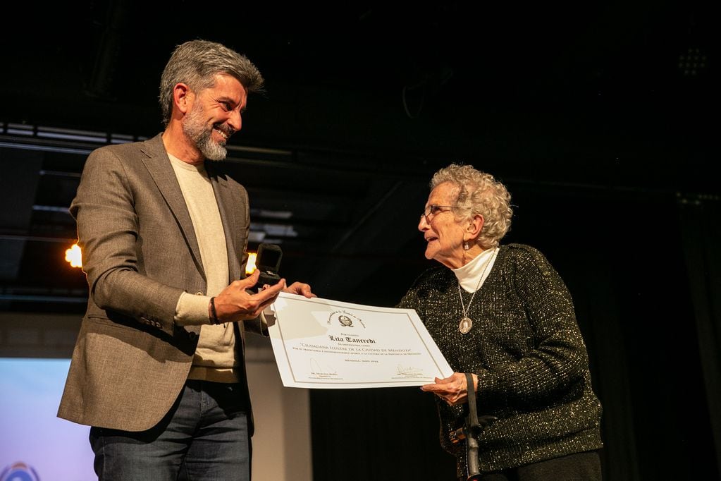 Lita Tancredi fue declarada Ciudadana Ilustre en un emotivo acto. Foto: Mendoza Ciudad.