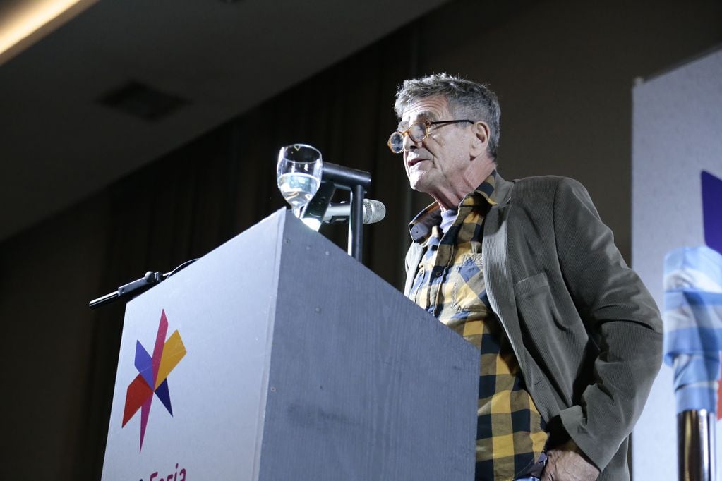 El escritor Guillermo Saccomano en el discurso de la Feria del Libro 2022.
