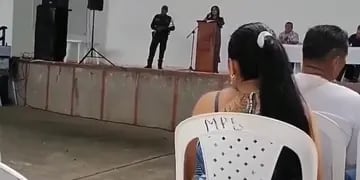 Polémico discurso de una directora de escuela en Colombia.