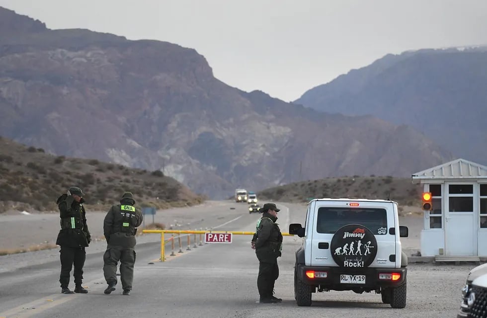 La Coordinación del Paso Internacinal informó que la Ruta 7 se habilitará este miércoles para tránsito interno hasta Las Cuevas.
Foto: José Gutierrez / Los Andes