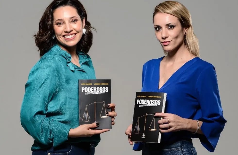 Las periodistas Lucia Salinas y Lourdes Marchese presentan su libro "Poderosos".