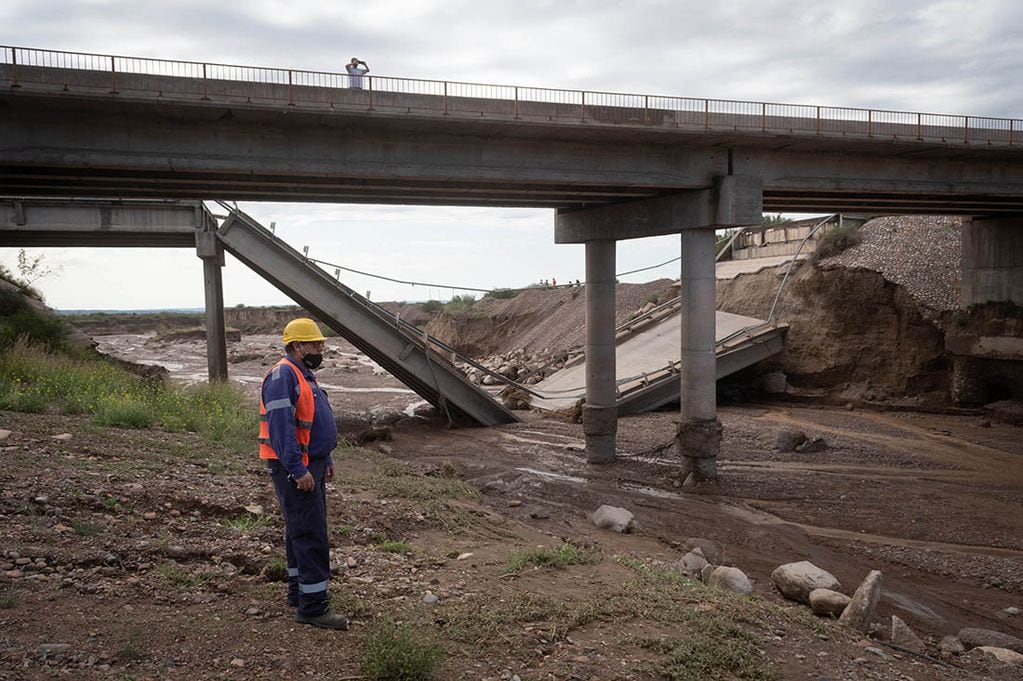 En febrero de 2021 una tormenta que provocó crecidas en el Arroyo Seco, generó graves destrozos en la ruta 40. | Foto: Los Andes