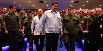 Acto militar. Nicolas Maduro envió un saludo del presidente a las fuerzas castrenses (Télam).