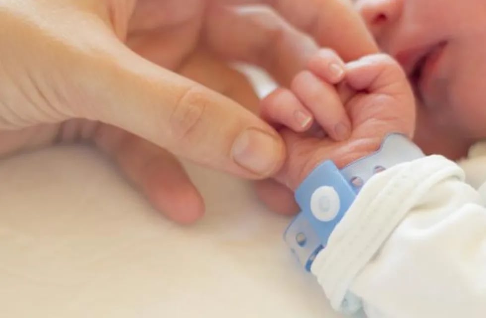 Un bebé recién nacido tenía una carga viral exponencial y temen la aparición de una nueva cepa en Estados Unidos.