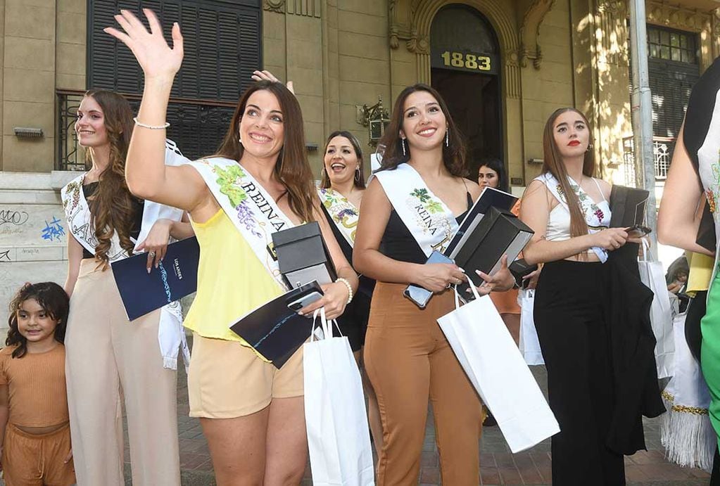 Las reinas departamentales de la Vendima 2023  visitaron Diario Los Andes 
Foto: José Gutierrez / Los Andes