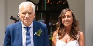 Alberto Cormillot y Estefanía Pasquini se casaron este domingo.  Gentileza Franco Fafasuli