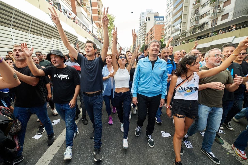 Máximo Kirchner llamó a manifestarse. 