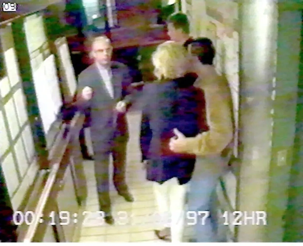 Últimas imágenes de Dodi al Fayed, Lady Di y el chofer Henry Paul, en el Hotel Ritz.