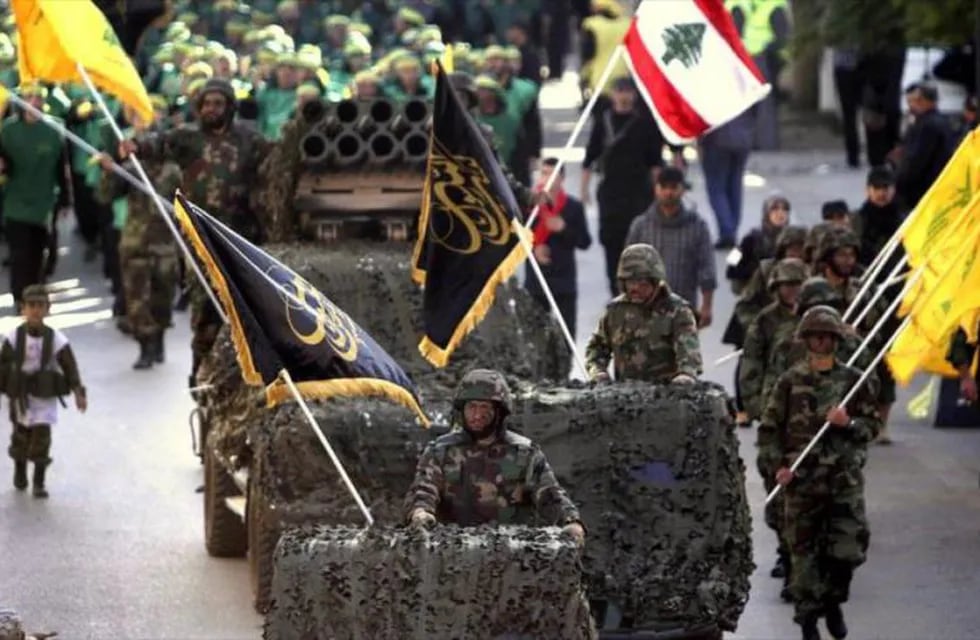 Un desfile de Hezbolá en Líbano, filmado para publicar en redes sociales y mostrar capacidades militares.