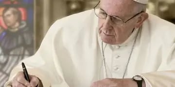 El Papa Francisco señaló "hipócrita" criticar la bendición a las relaciones gay