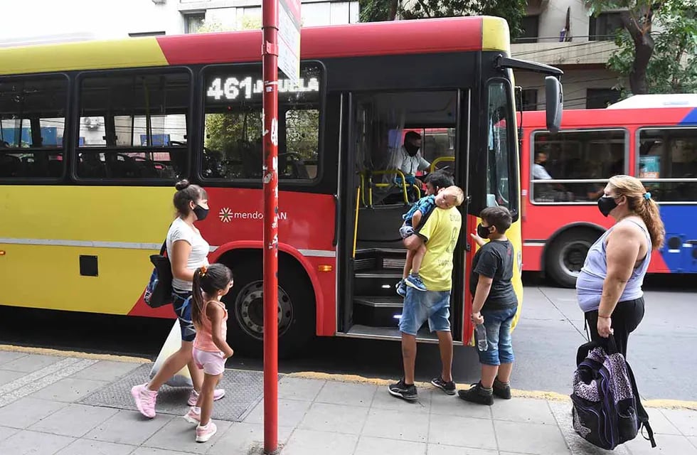 Cómo funcionará el transporte público en el Día de la Niñez en Mendoza. Foto: José Gutierrez / Los Andes