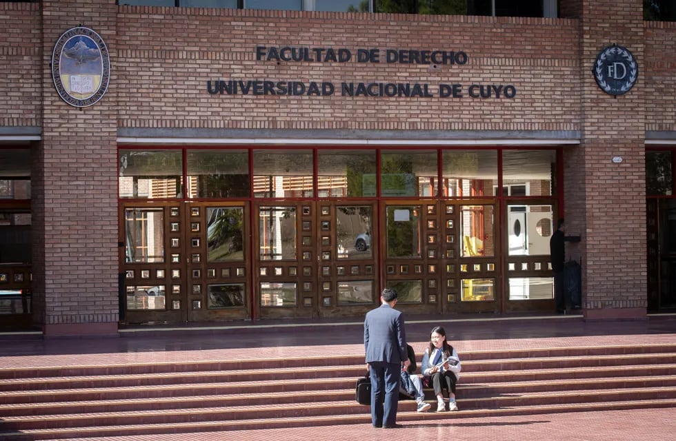 UNCuyo, Universidad Nacional de Cuyo.
Facultad de Derecho

Foto: Ignacio Blanco / Los Andes 