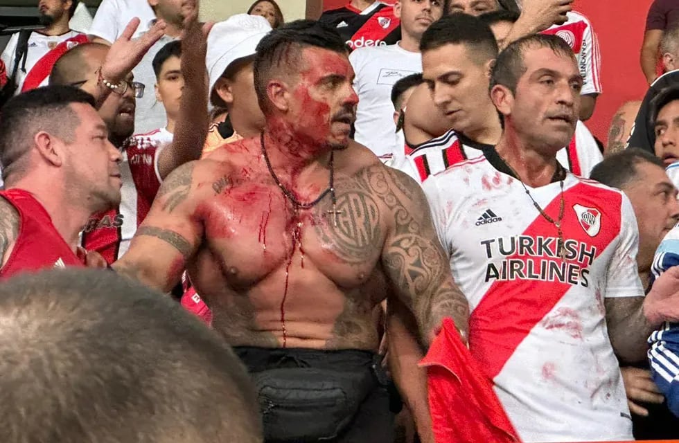 Graves incidentes en Perú, entre la barra de River Plate y la Policía. / Gentileza.