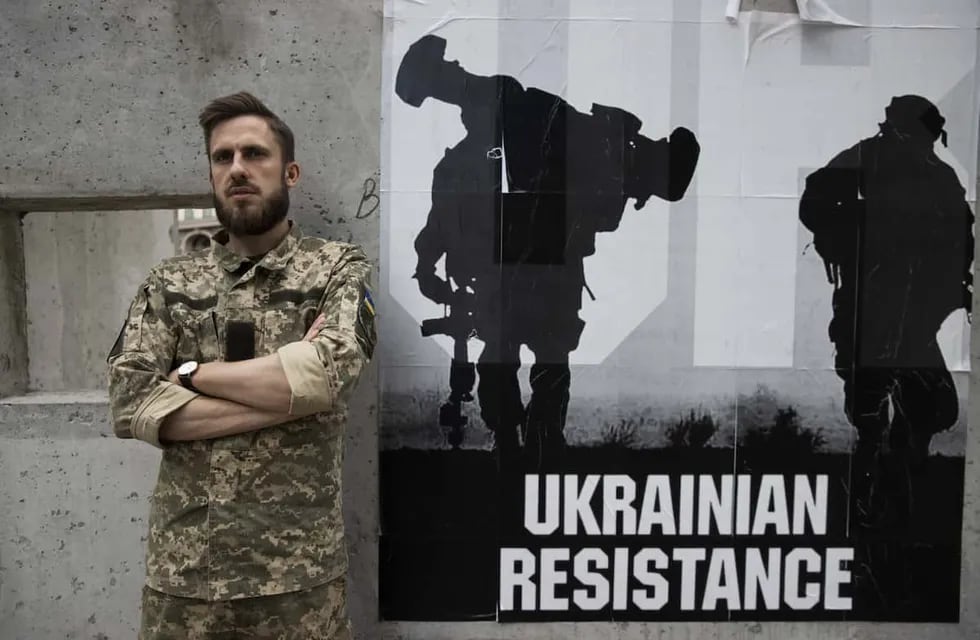 El Ministerio de Defensa ucraniano ha lanzado una campaña de reclutamiento con nuevas condiciones debido a la falta de soldados y una guerra que continúa a un año y medio del comienzo.