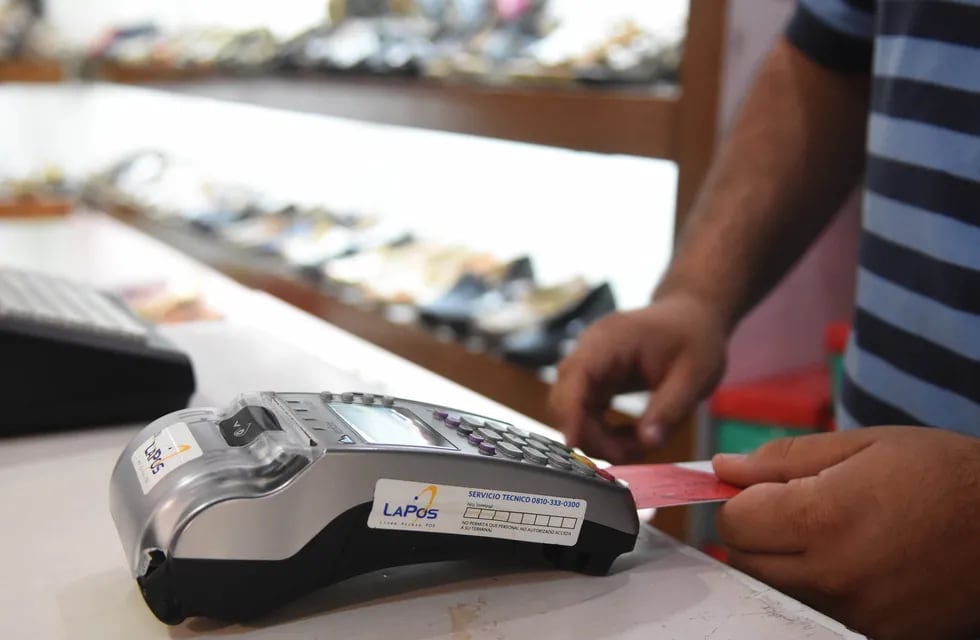 La AFIP vigila las compras con tarjeta de débito.