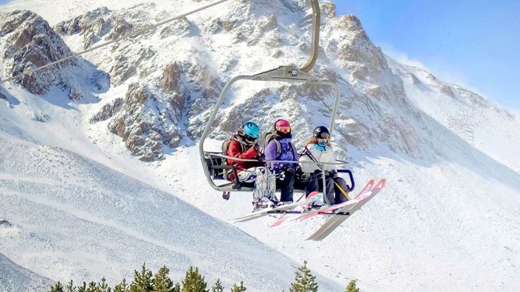 Comenzó la temporada: cuánto sale esquiar en Las Leñas 