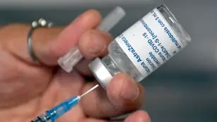 Aseguran que los vacunados con AstraZeneca podrán viajar sin restricciones por el mundo