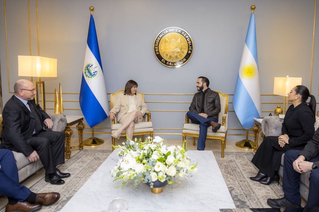 La ministra de Seguridad, Patricia Bullrich, se reunió en El Salvador con el presidente Nayib Bukele (Gentileza)