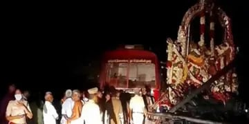 Cinco personas mueren electrocutadas durante una procesión hindú en India