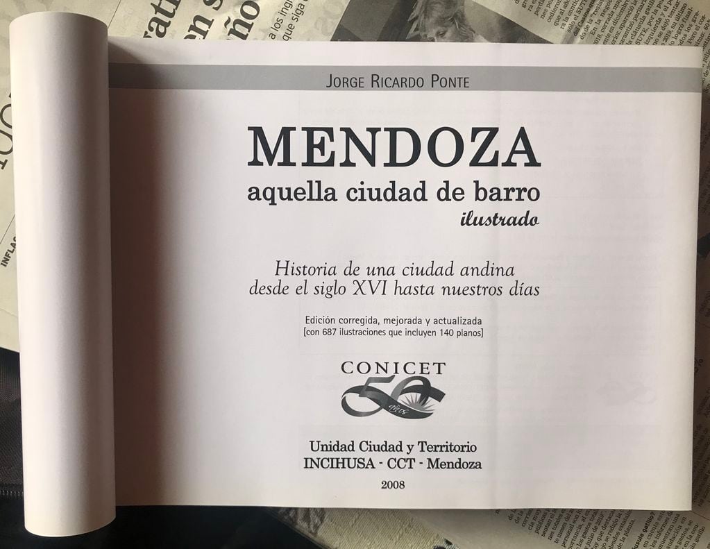 Tapa del libro del arquitecto Ponte "Mendoza, aquella ciudad de barro".