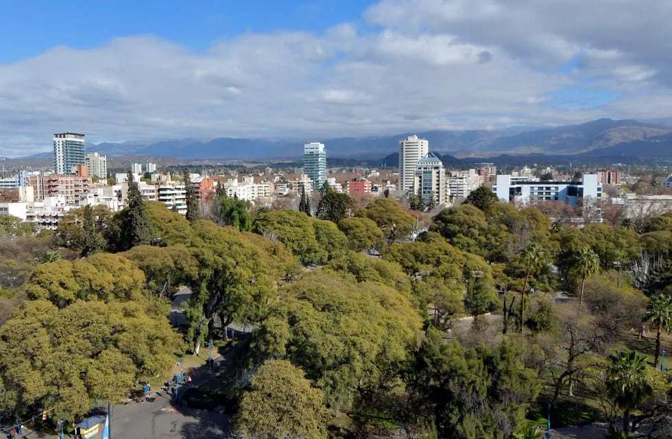 ¿Baja el Zonda? El pronóstico para este sábado en Mendoza. / Foto: Orlando Pelichotti / Los Andes